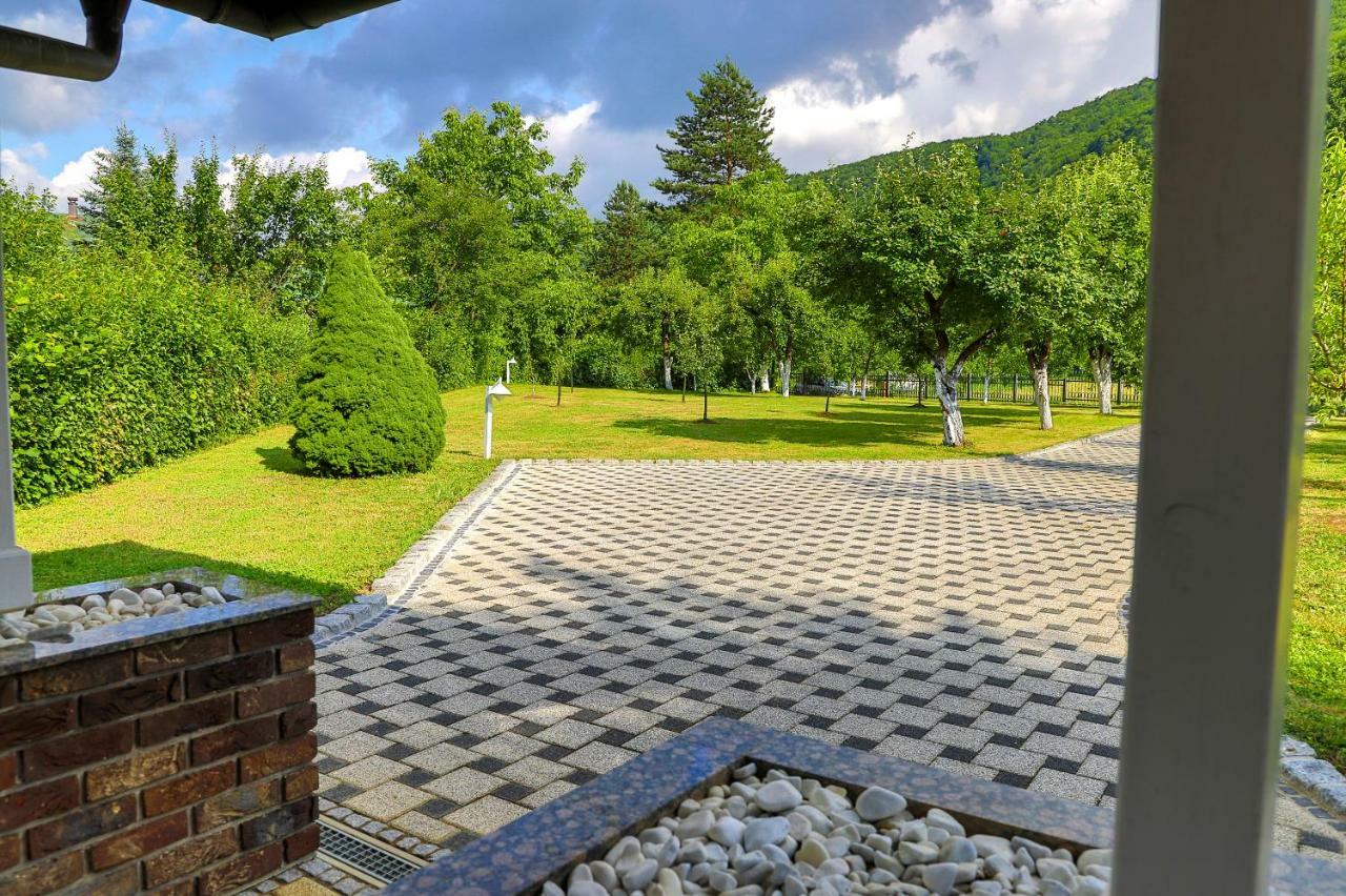 Holiday Home Villa Sara Bihać Exterior foto