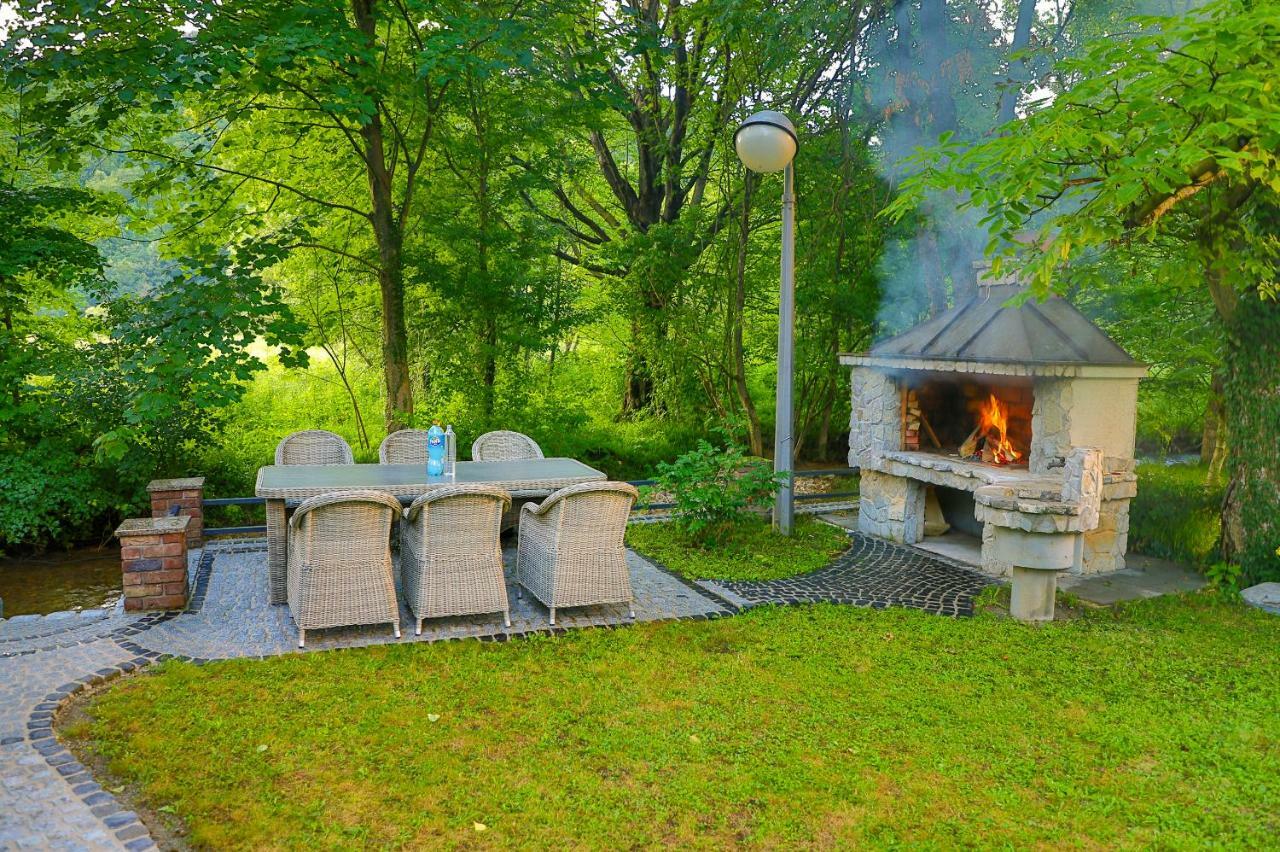 Holiday Home Villa Sara Bihać Exterior foto